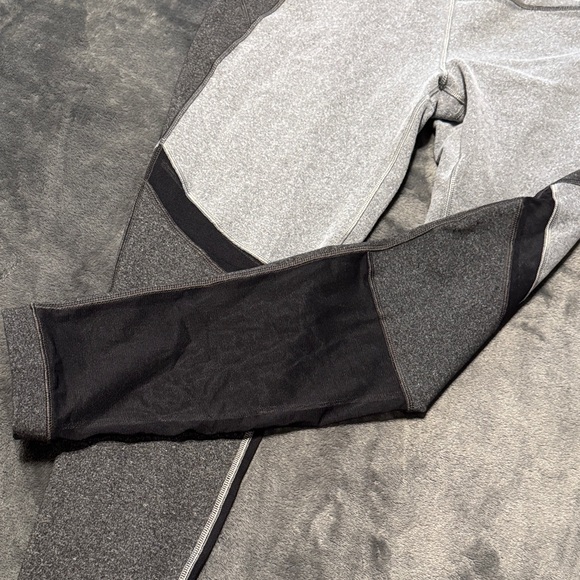 CALIA by Carrie Underwood Gray and Black 7/8 Leggings - Picture 6 of 8